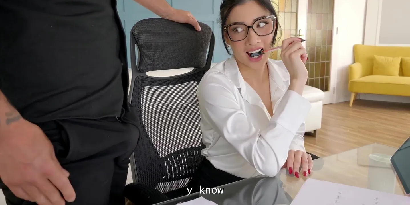 Boss Gets An Anal Fuck From Her Employee In The Office, Ending With A Creampie In Her Ass! With Papi Rodriguez And Emily Pink